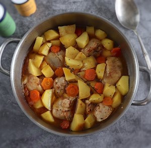 Frango guisado com batatas | Food From Portugal