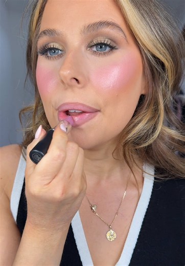 Maccosmetics Pink Peppermint vs. Creme Cup: A Review