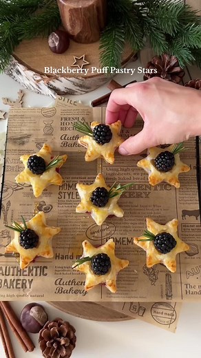 Blackberry Puff Pastry Stars: A Holiday Delight