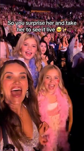 FULL CIRCLE moment and the best memories ‪@sabrinacarpenter‬ 🥹😭 #sabrinacarpenter #daughters #shorts