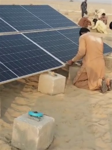 #creatorsearchinsights Solar project in the desert #solarpower #diyenergy #construction #renewable