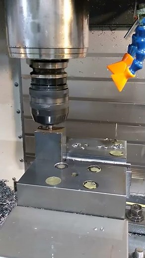OSG XPF XパフォーマーM10 加工深さ47mm ロールタップでねじ穴加工をしてみた。