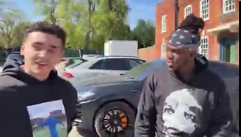 KSI & Deji had an entire debate about their sizes in front of Lacy & StableRonaldo and it started getting questionable 😭💀 “I’m 7 and a half I’ll send you a picture”