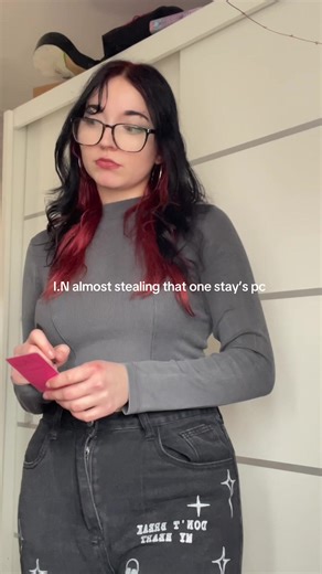 PLS he wanted that pc so bad 😭😂 @Stray Kids #jeongin #skz #kpopfyp #fyp #straykids