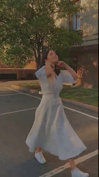 Floral Dress Fashion: Outdoor Summer Lookbook