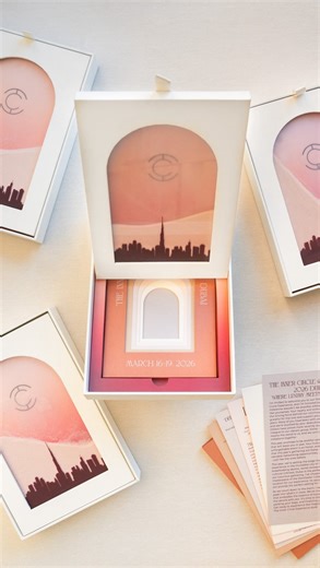 Ceci New York on Instagram: "@cecinewyork imagined an invitation that doesn’t reveal itself all at once. Loose sand. No order. Until the lid is lifted, and Dubai’s dune landscape appears. Each invitation forms its own terrain. Just like every entrepreneur in the room. No two identical journeys. No two replica landscapes. One Inner Circle. @theinnercircleexperience Dubai 2026 Event planner @carousel_weddings_events Host hotel @thelanadubai Invitation & Event branding @cecinewyork #CeciNewYork #Th