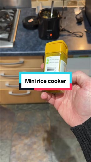 I bought the vonshef mini rice cooker and it is impressive 👌 #miniricecooker #kitchenhacks #tiktokmademebuyit