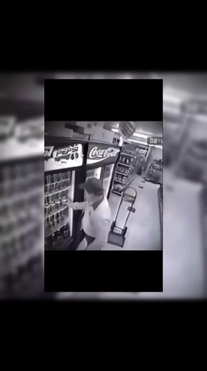 cans of soda falling out fridge #fypツ #fyp #funny #meme #crop #cropped #lowqualitymeme #croppedvideos #goviral #xyzbca #viral #cropmore #cropmore2