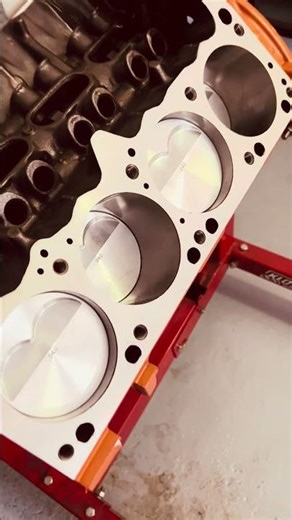 Engine rotating, short block 360 Mopar #mopar #dodgechallenger #smallblock @Roadside_Rebuilds