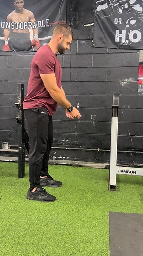 Check your golf posture! It all starts at setup. Make sure you can hinge at the hips with a flat back and slightly bend the knees. This tests gets you into an iron posture and we are looking for the most common failures of this test (c-posture and s-posture). These will tell us what part of the body needs more mobility work as we go through the rest of the assessment. DM me ‘TPI’ to schedule as assessment #golf #tpicertified #golfperformance #golffitness #golffitness #golfstrong #golffitnessspec