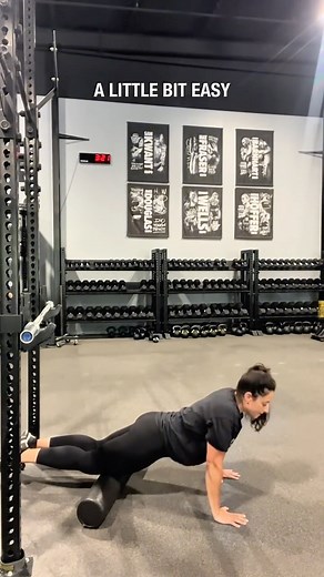 HWPO Training | Mat Fraser on Instagram: "Elevate your scaled push ups with this tip.🤝 - #hwpo #hwpotraining"