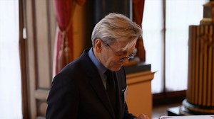 Today, Mikhail Baryshnikov received the Royal Academy of Dance's highest honour, the Queen Elizabeth II Coronation Award by The Queen Consort, in recognition for his contribution to ballet and the wider world of dance. It was Her Majesty's first solo reception as Queen Consort. 📸 RFC | The Crown Chronicles