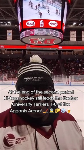 UMass Hockey Leads Boston University in Second Period