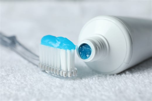 Man blames popular toothpaste for child’s illness—what's behind the claim