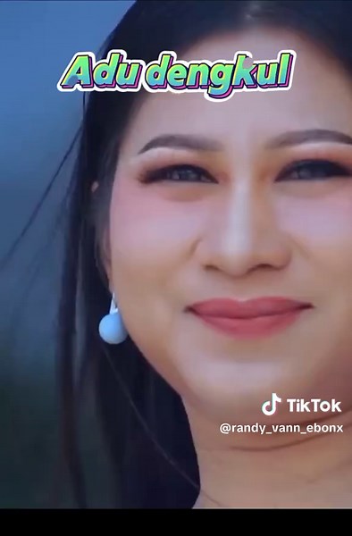 ADU DENGKUL ngutik-ngutik jempol sikil, sampean bli ngerti
