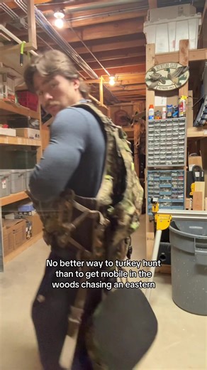 If you’re not willing to chase a turkey in the woods this backpack ain’t for you @tideweofficial #turkeyhunting #turkey #turkeyseason #hunting #fyp