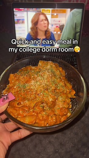 Quick and Easy College Dorm Room Cooking | Must-Have Kitchen Hacks