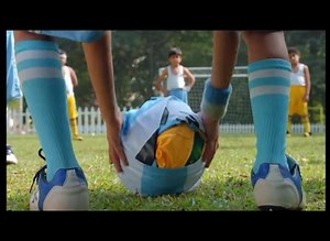 Let your little footballers unleash their skills because Surf Excel removes tough stains in half time and offers UNBEATABLE STAIN REMOVAL! | Surf Excel Pakistan