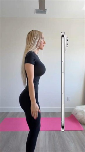 Making sure my Outfit looks good from the front and back 😂💃 Leggings worth trying out