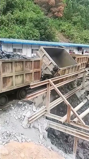 Unloading process of coal from rail cars