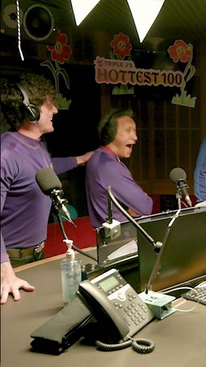 Live reaction of The Wiggles winning the Hottest 100