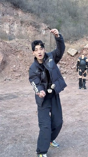 "An 'Auto-Aiming' Weapon from Primitive Humans? The Bola Test Results Are Absolutely Wild!"