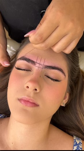 CLARISSE BEAUTY/ BLUMENAU-SC✨ on Instagram: "Você faz essa marcação?🤔 Eu como especialista na ária, trabalho com a marcação com a linha e visagismo de Marcação. O que é visagismo de marcação Clarisse? E quando você olhar para sobrancelha da cliente e já ver o PI, PA, PF e consegue fazer o desenho sem o paquímetro. No vídeo mostro que usei o paquímetro no PI e no PA por ser uma sobrancelha falhada. Você consegue fazer marcação sem o paquímetro ou linha? Deixe seu comentário, curta e salve para a