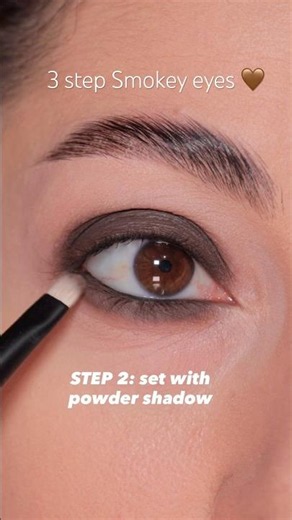 How to do a Smokey eye🤎#smokeyeyes #eyeshadow #makeuptutorial #truccoocchi #makeup #browneyeshadow