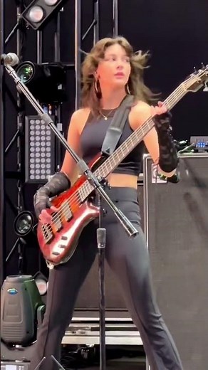 The Warning - Ale, the bassist 🔥