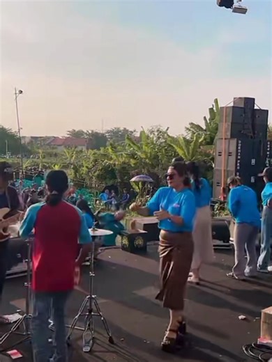 Kehebohan Panggung Ageng Music yang Romantis dan Seru