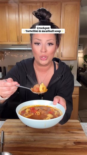 Malinda Rocha on Instagram: "Tortellini and meatball soup in the crockpot奈‍ Using frozen meatballs would make this a complete jump and go meal! Ingredients: 2 jars pasta sauce 1.5 boxes chicken broth 2 cans diced tomatoes 2 packs onion soup mix Meatballs Cheese tortellini Optional: diced celery, carrot, and onion #crockpot #tortellinisoup #souprecipe #slowcooker #soup"