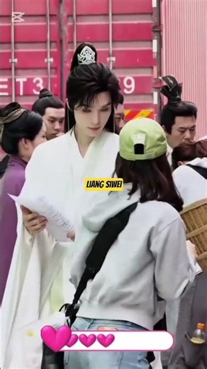 my first time seeing siwei in this costume🥰#liangsiwei#chineseactor#chinesedrama#shortdrama