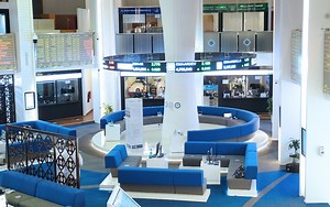 15K views · 237 reactions | The Dubai Financial Market reopened its trading floor and customer affairs counters for investors on Tuesday, July 7 after a three-month closure due to Covid-19. The DFM Trading Floor and counters were temporarily closed by mid-March in line with the measures that UAE introduced to contain the pandemic | Khaleej Times | Facebook