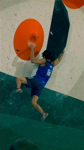 Dear physical climbing aficionadas and aficionados, what do you make of this one? #bouldering