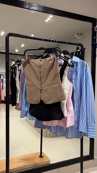 Straight from Zara stores to YOU!🤍These limited edition tops come in one piece only - once it's gone, it's gone! 🛍️Shop now before it sells out! 💌DM us on instagram to book yours now! #revenp #explore #reels #ootd #zarafinds #limitededition #zaratops #zaramusthaves
