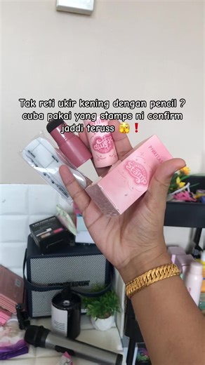 Achieve Perfect Eyebrows with Pink Flash Stamp