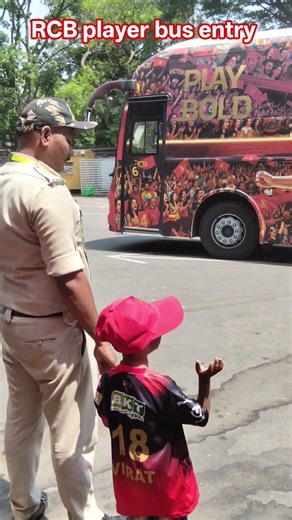 RCB versis DD match 26 RCB player bus