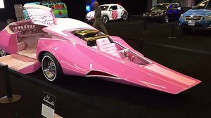 Mit Barbie geht's bergab. | AUTO BILD