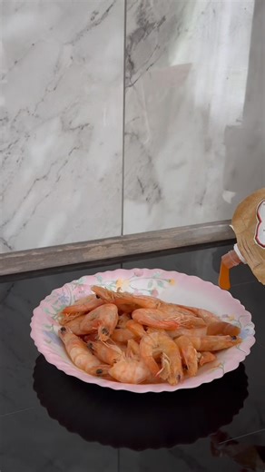 Жареные креветки в кисло-сладком соусе креветка 🍤