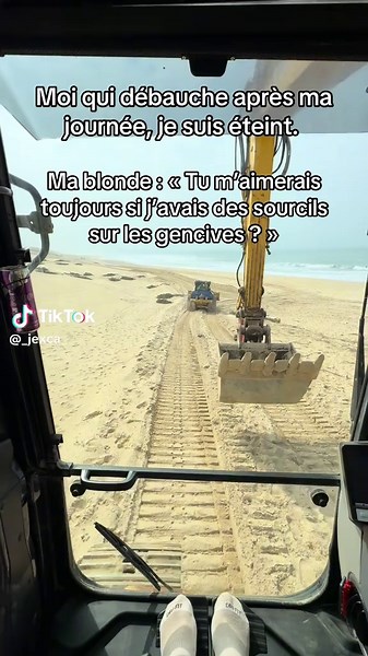 Je l’aimerai même si c’était juste un sourcil 🥴#travauxpublic #tp #pourtoi #komatsu #excavator