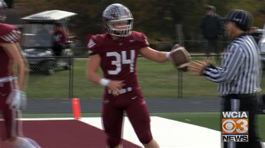 CAN'T STOP CREWE ECKSTEIN The Unity running back scored two first-quarter TDs in the Rockets' playoff opener, a dominant 42-14 win over Mt. Carmel. | Tristan Thomas WCIA