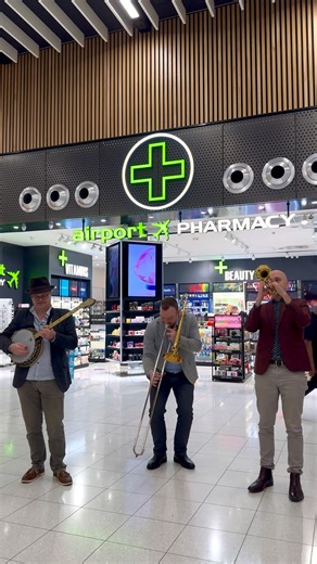 Live music to make your holidays even happier! 💜🎶 Travelling through Adelaide Airport this week? Enjoy live entertainment from The Atlantic Street Band performing down the Virgin end: 🎺 Today until 11:30am 🪕 Thursday 9th July, 9:30am – 11:30am 🎼 Friday 10th July, 9:30am – 11:30am 🎷 Sunday 13th July, 5pm – 7pm | Adelaide Airport