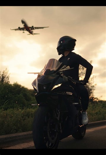 Cinematic Plane Tracking: Chase the Perfect Shot