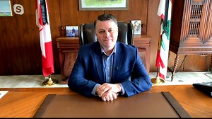 Compass host Louise Martin spoke with P.E.I. Premier Dennis King for more on the decision to push the Atlantic bubble at least two more weeks. King also said that P.E.I. is willing to give test kits and supplies to help New Brunswick with its recent spike in COVID-19 cases. | CBC Prince Edward Island