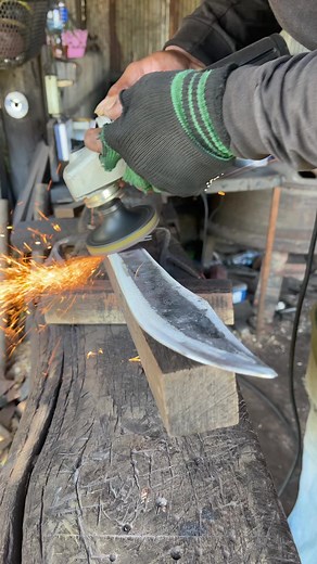 6.6K views · 104 reactions | Simple technique to make a sword #sword #metalworks #blacksmith #handmade #amazing #reel #howto #homemade | METAL WORKS | Facebook