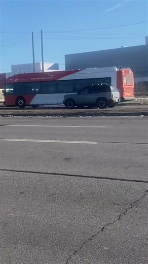 Bus clips on Dundas st west