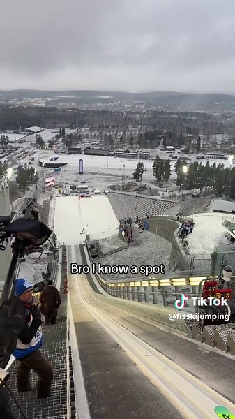 This goes out to everyone who’s scared of heights ✌️ #fisskijumping #worldcupfalun