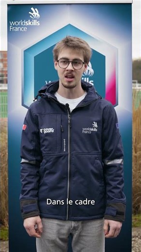 Tu préfères ? Antonin membre de l'Équipe de France des métiers en Ébénisterie. 🪑