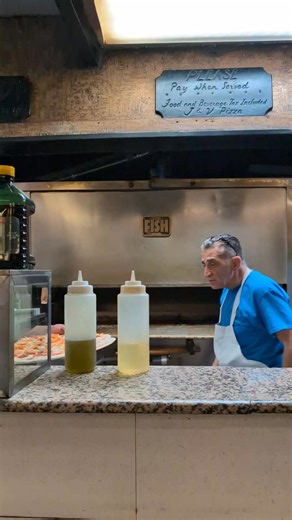 The carousel pizza oven from J & V pizza in Bensonhurst Brooklyn NY | JonathanChoi1