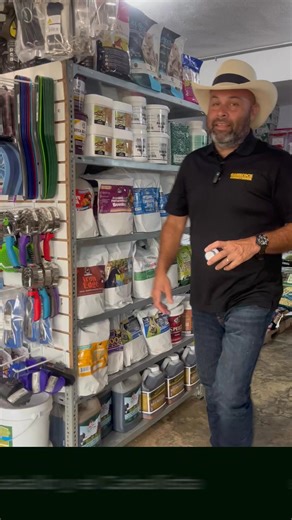 🐔 ¡Suplementos para Gallinas y Gallos en PVDS! 🐓 RONCOXILIN: combate las enfermedades respiratorias como la bronquitis, mociplasmosis, bronquitis, moquillo y ronquido en gallos. 📍 Disponible en Caguas, Santa Isabel y en www.pvdspr.com 🔑 Dale a tus aves lo que necesitan para un rendimiento de campeones. De estar interesado en ventas al por mayor, no dude en comunicarse con nosotros via WhatsApp al 787-665-0034 y con gusto le orientamos. #Gallos #Gallinas #GallinasPonedoras #ProductosVeterinar